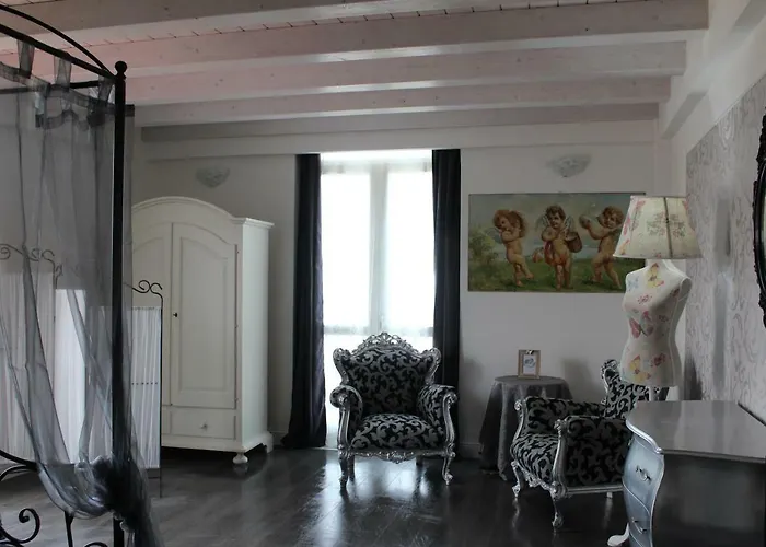 Angels'home 招待所 4*